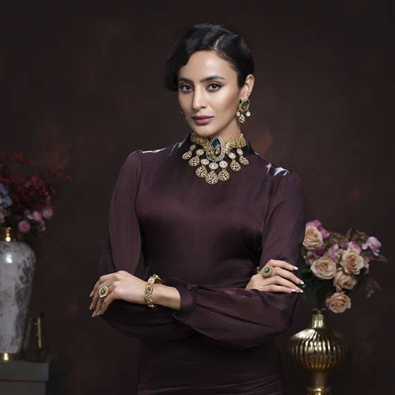 Traditional collection, women’s collection